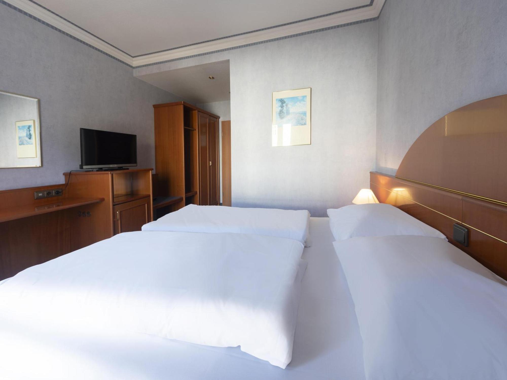 B&B Hotel Gotha-Hbf Bagian luar foto