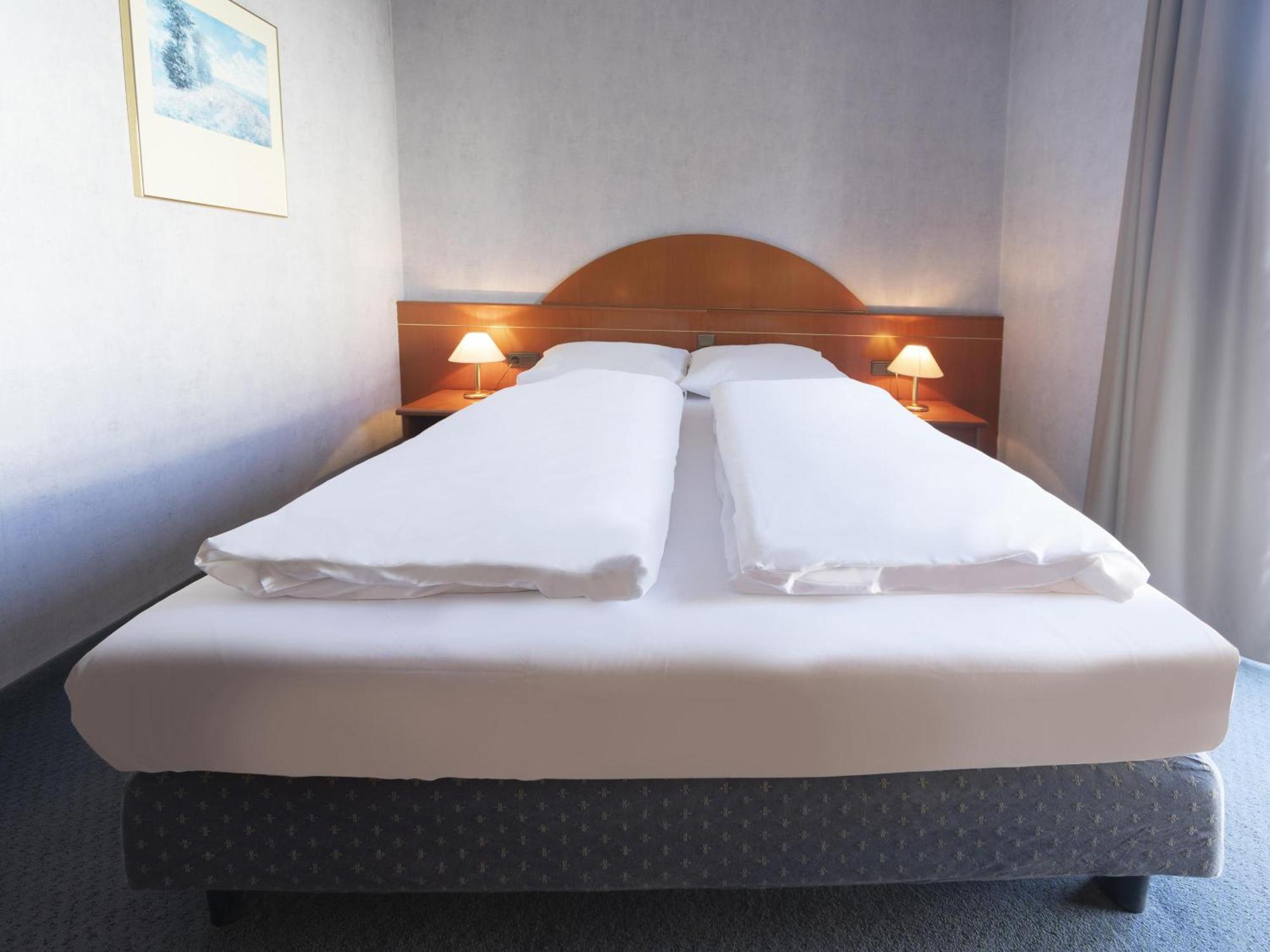 B&B Hotel Gotha-Hbf Bagian luar foto