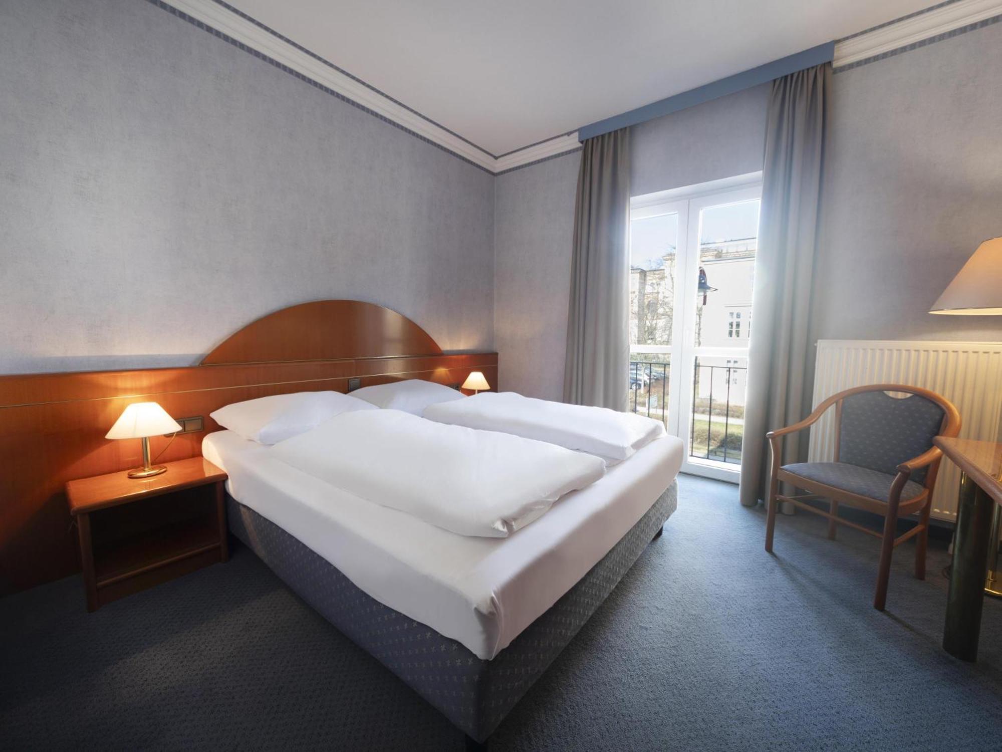 B&B Hotel Gotha-Hbf Bagian luar foto