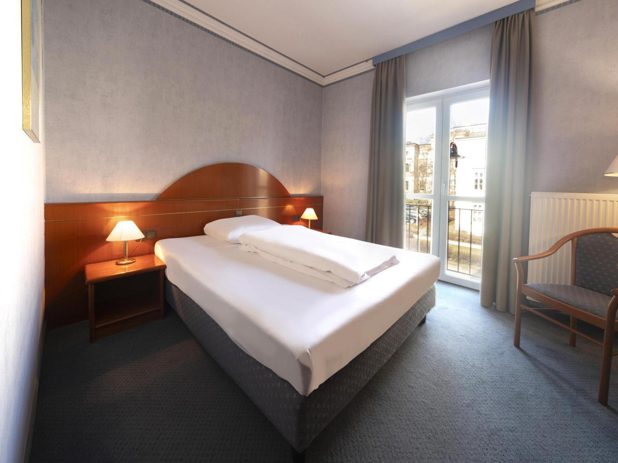 B&B Hotel Gotha-Hbf Bagian luar foto
